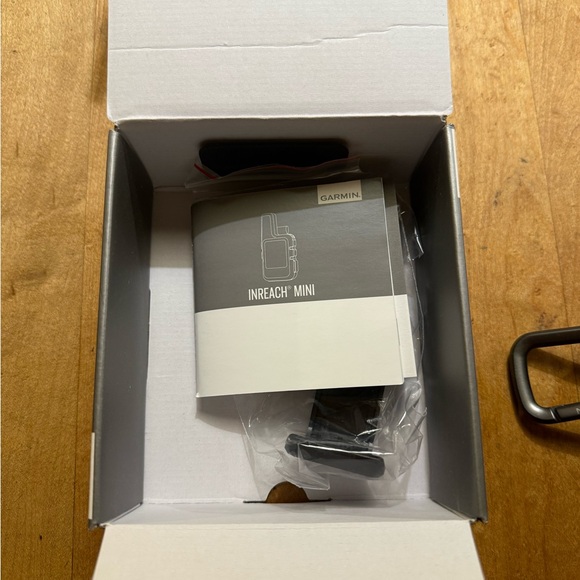 Garmin InReach Mini in Gray and Black - Picture 5 of 7